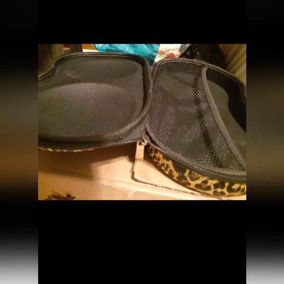 Leopard Bra Shaped Bag - Picture 4 of 8